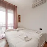 10 Minutes From Bocconi, Elegance And Comfort * Milánó