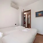 Apartman 10 Minutes From Bocconi, Elegance And Comfort
