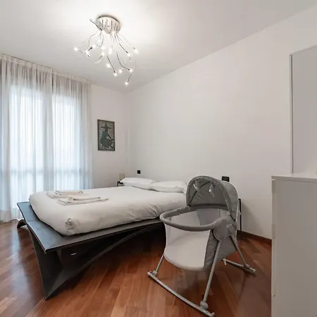 Apartment 10 Minutes From Bocconi, Elegance And Comfort