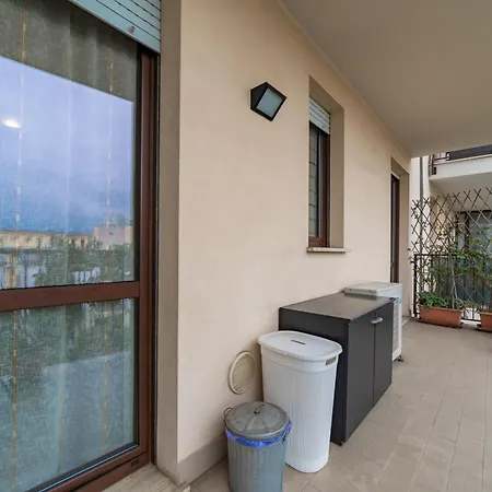 Appartamento 10 Minutes From Bocconi, Elegance And Comfort Milano