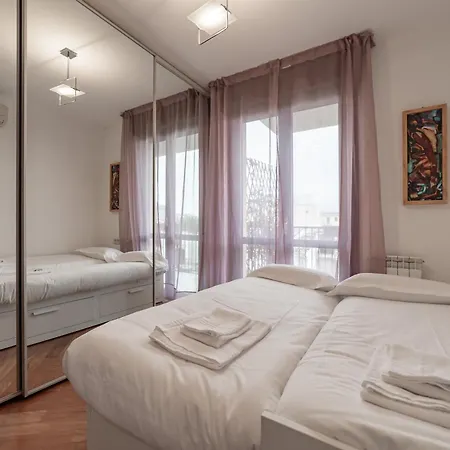 Appartamento 10 Minutes From Bocconi, Elegance And Comfort Milano